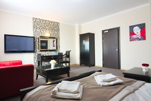 Habitación doble (King) | Escritorio, tabla de planchar con plancha, wifi gratis y ropa de cama 