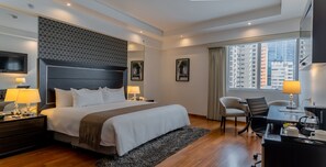 Minibar, in-room safe, desk, soundproofing - Jose Antonio Deluxe (Lima)