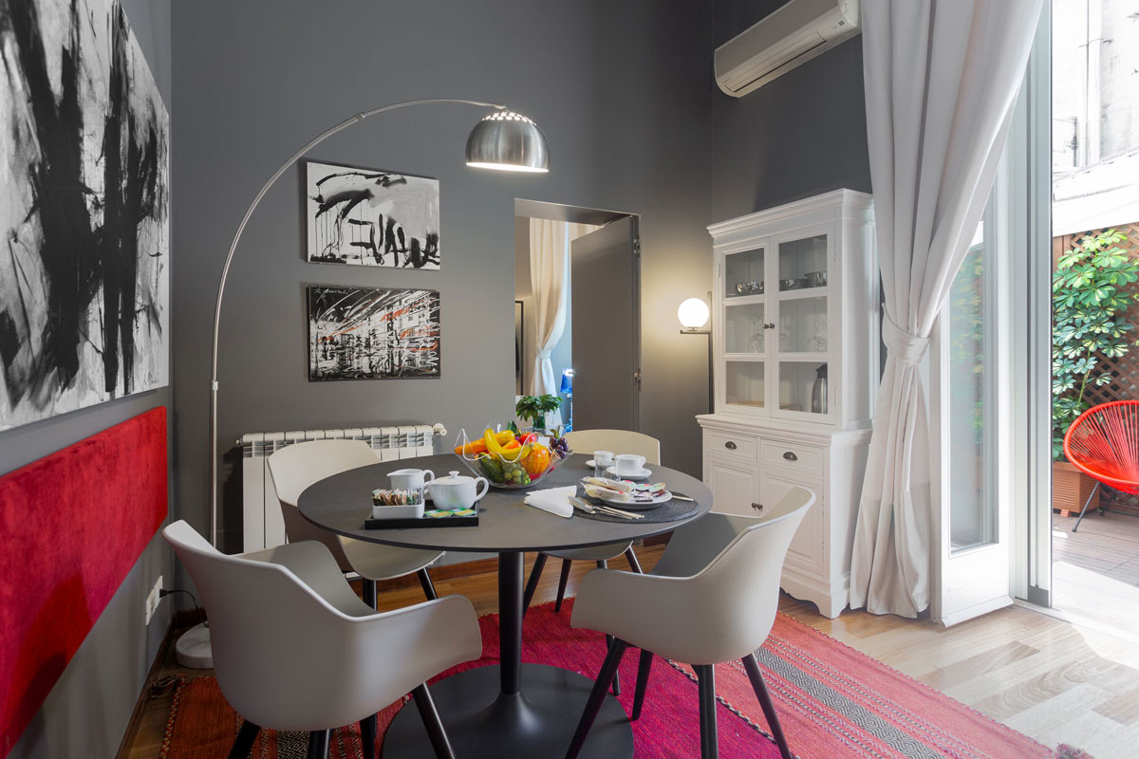 Photo - L'obelisque maison de luxe