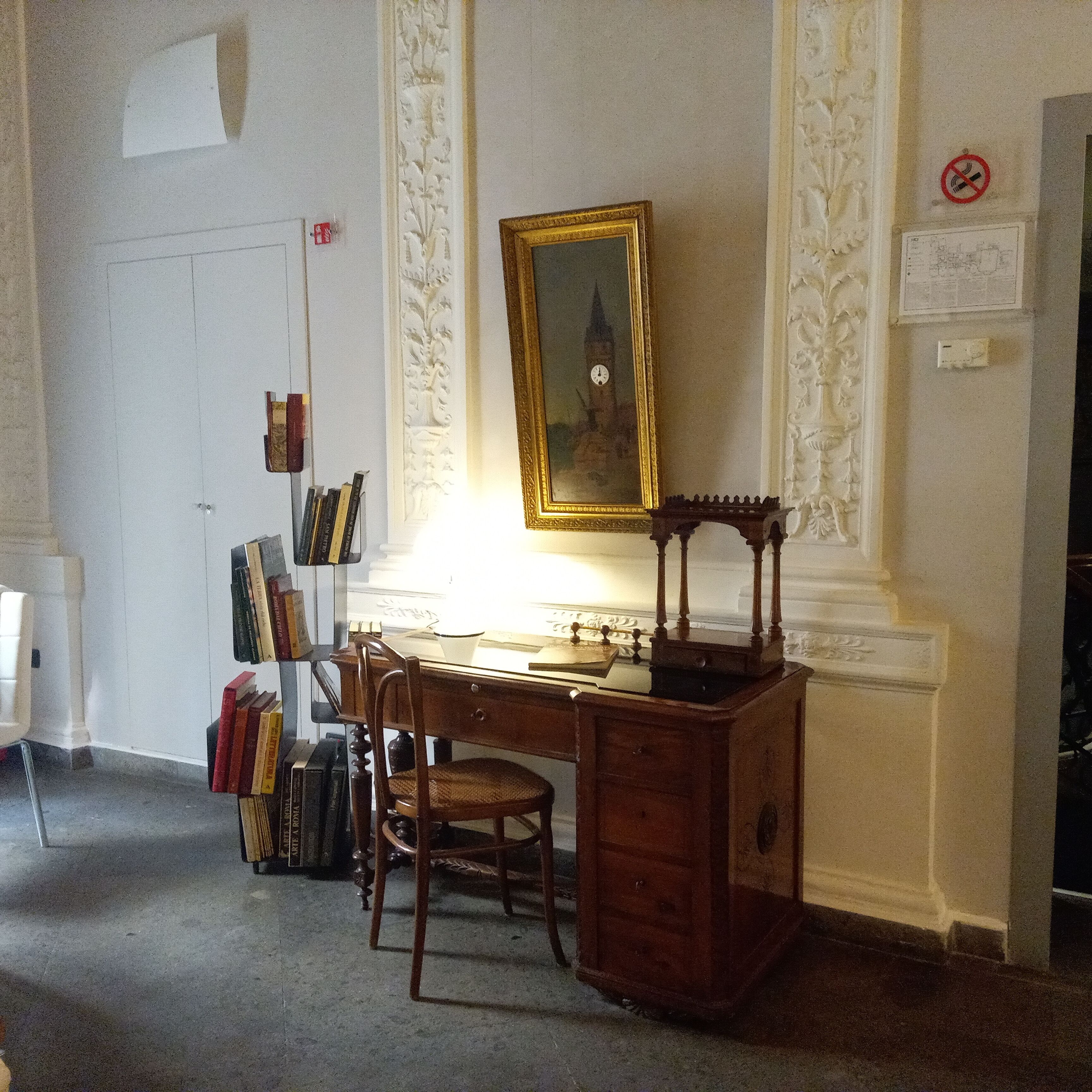 Photo - L'obelisque maison de luxe