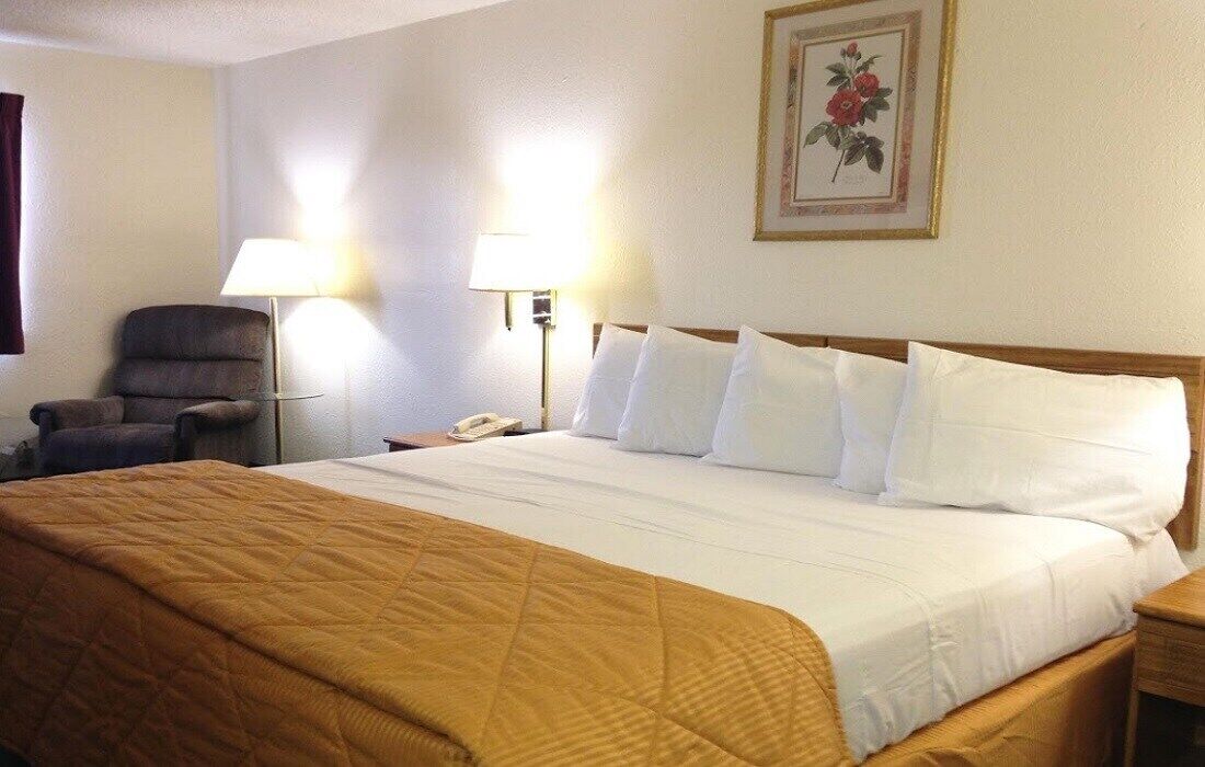 ตู้นิรภัยในห้องพัก, โต๊ะทำงาน, เตารีด/โต๊ะรีดผ้า, Wi-Fi ฟรี