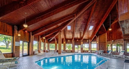 Capital O Amerihost Inn and Suites Mexico Hwy 54 MO