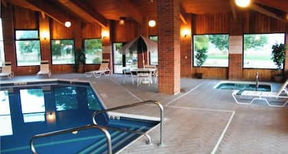 Capital O Amerihost Inn and Suites Mexico Hwy 54 MO