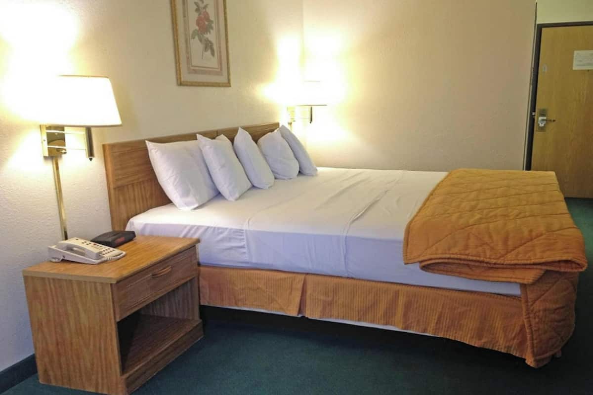 1 slaapkamer, pillowtop-bedden, een kluis op de kamer, een bureau