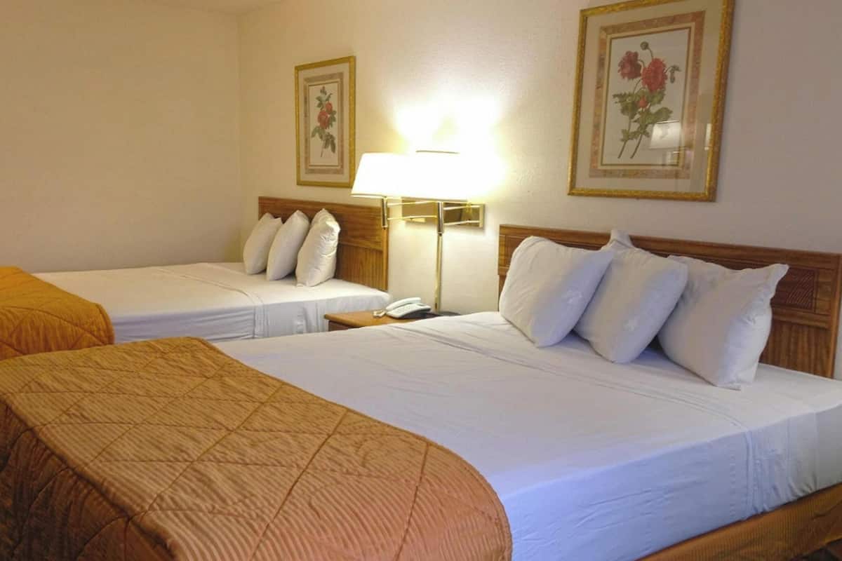 1 slaapkamer, pillowtop-bedden, een kluis op de kamer, een bureau