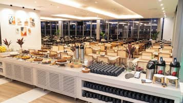 Free daily buffet breakfast
