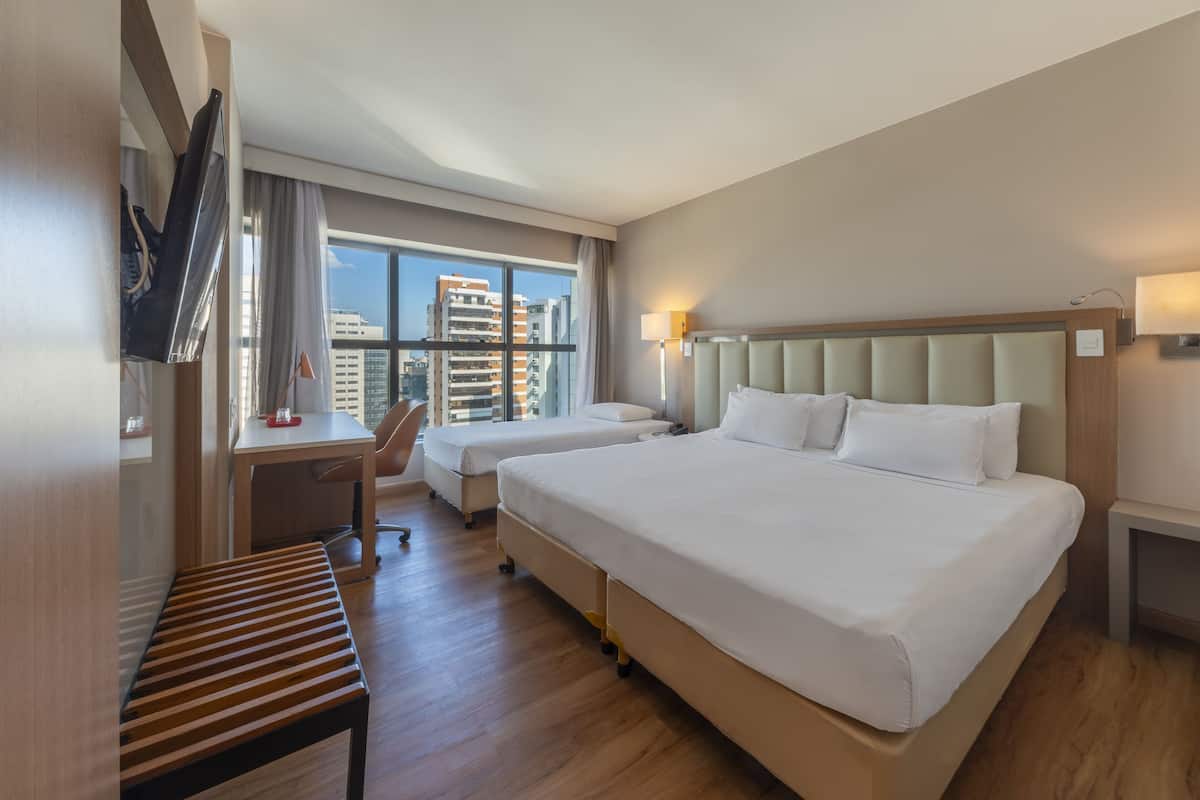 Camera tripla (Stilo) | 1 camera, biancheria da letto ipoallergenica, minibar