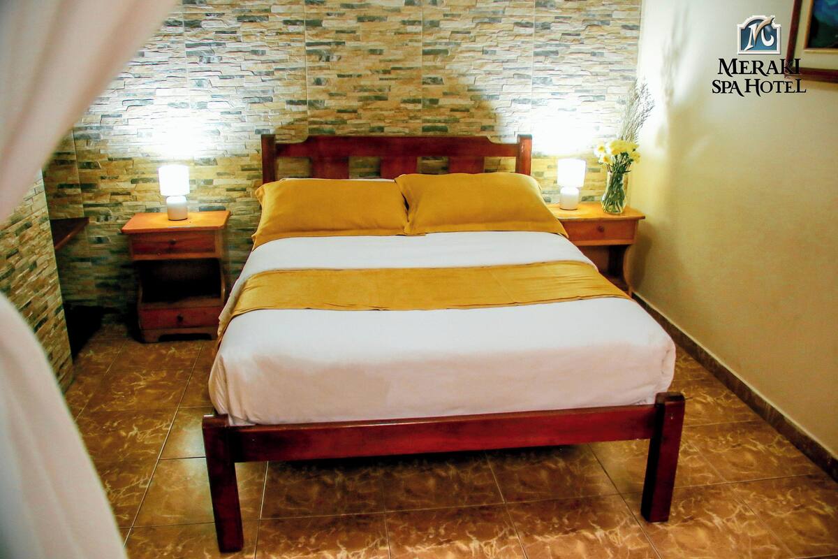 Habitacion Matrimonial sencilla | Free WiFi, bed sheets