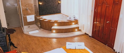 Deluxe Room | Free WiFi, bed sheets