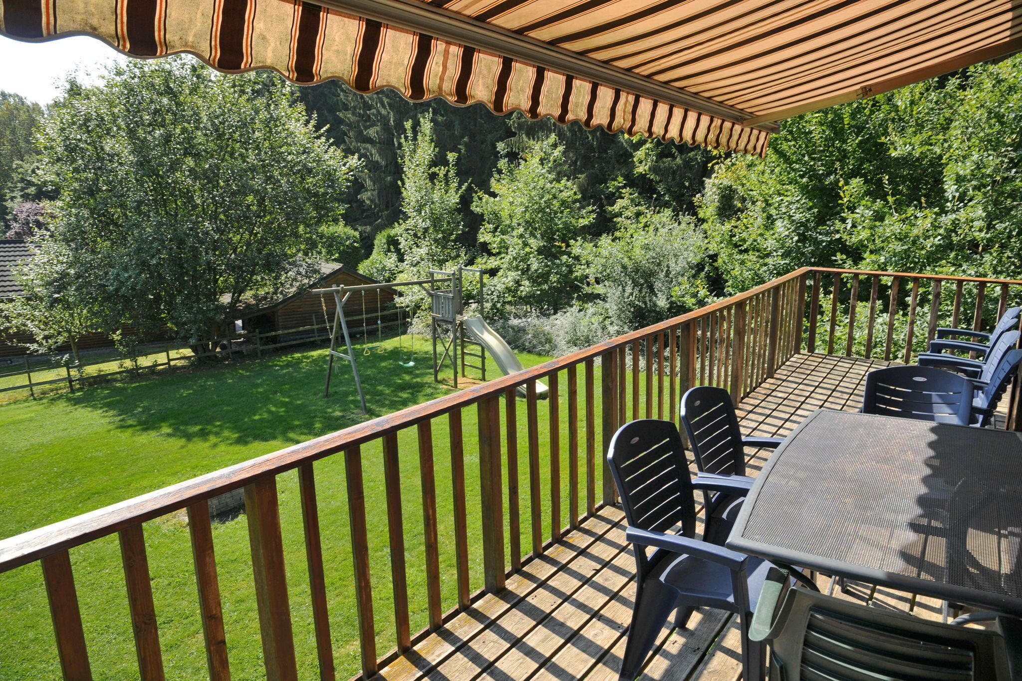 Cosy Holiday Home in Noiseux with Large Garden