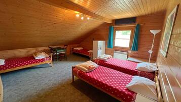 4 bedrooms, WiFi (free)