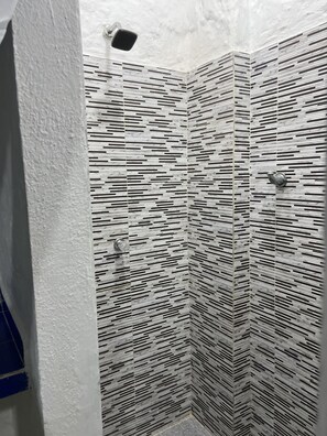 Double Room | Bathroom | Shower, towels