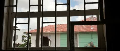 Studio de base, Plusieurs lits | Vue de la chambre