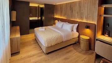 1 sovrum, minibar, skrivbord och arbetsyta för laptop