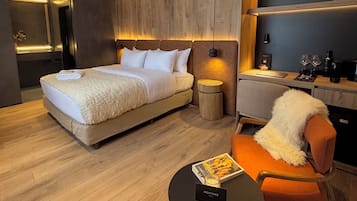 1 habitación, minibar, escritorio y espacio para trabajar con laptop