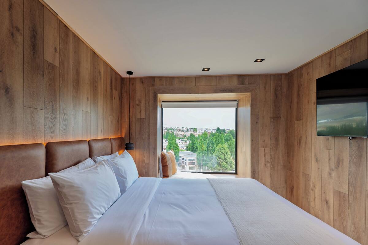 Minibar, bureau, espace de travail pour ordinateur portable