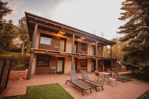 Interior detail - Little Beaver Inn (Green Mountain Falls)