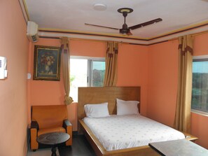 Deluxe Double Room Single Use, 1 Bedroom, Garden View - Open Space Hotel Kumasi (Kumasi)