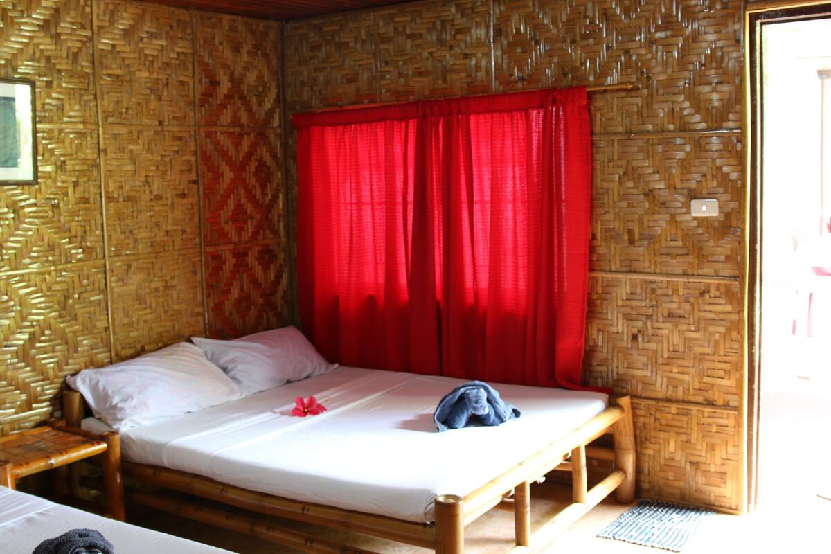 Desk, rollaway beds, free WiFi, bed sheets