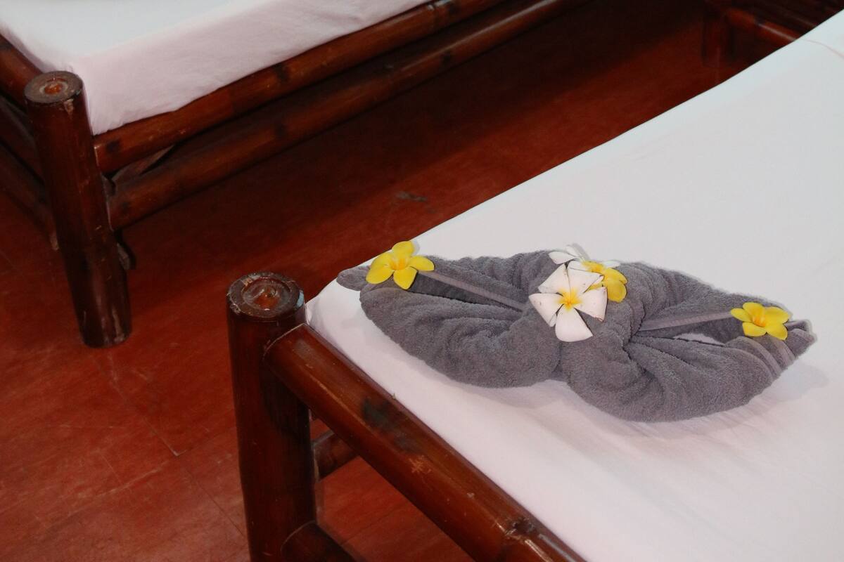 Desk, rollaway beds, free WiFi, bed sheets
