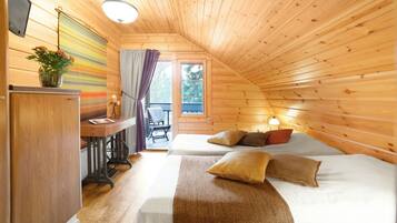 4 bedrooms, Egyptian cotton sheets, premium bedding, Select Comfort beds