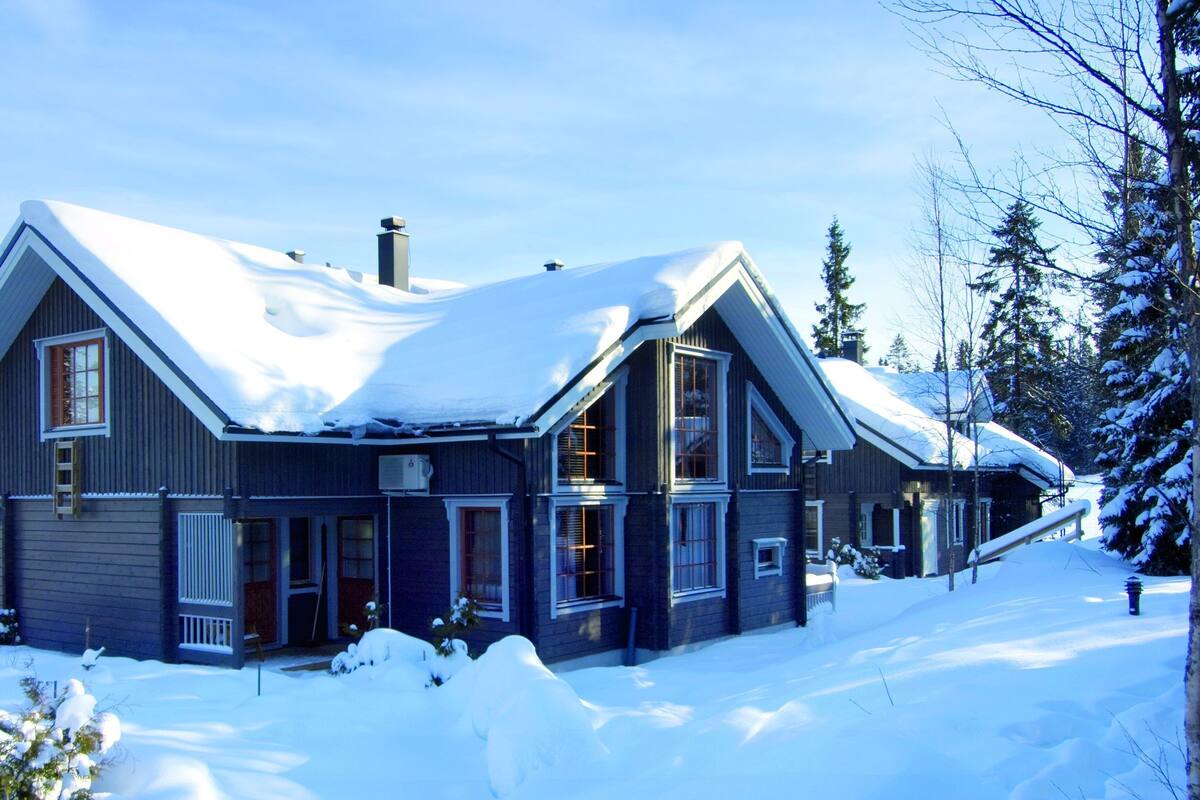 Luxury Villa, 5 Bedrooms, Sauna (Bed Linens Available for Extra Cost) | 4 bedrooms, individually decorated, individually furnished, desk