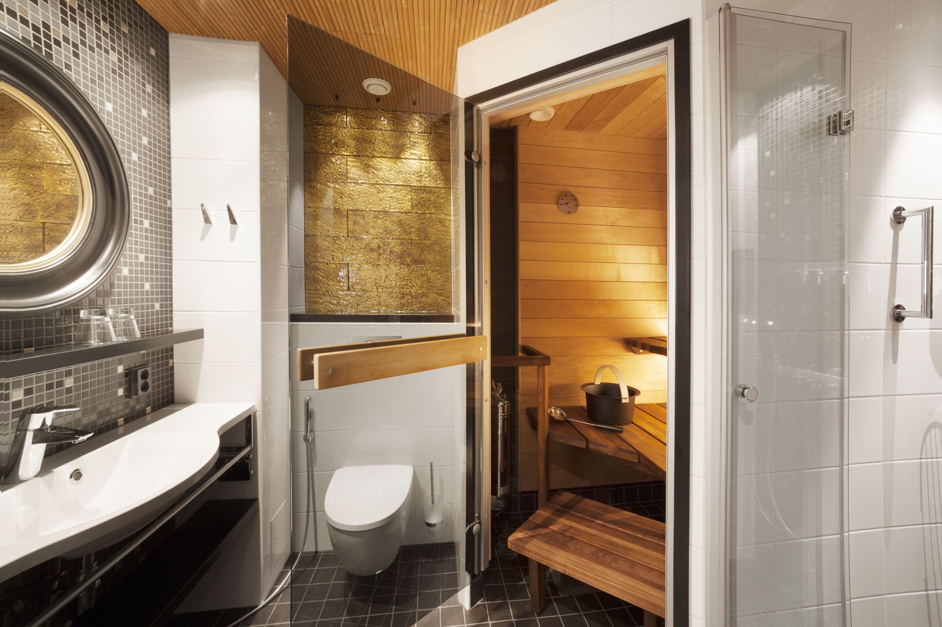 suite, sauna | bathroom | shower, hair dryer, bidet, towels