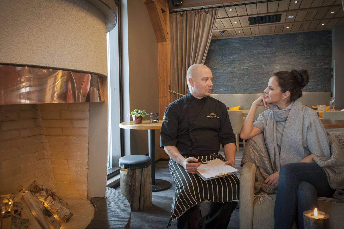 breakfast and dinner served, fusion cuisine