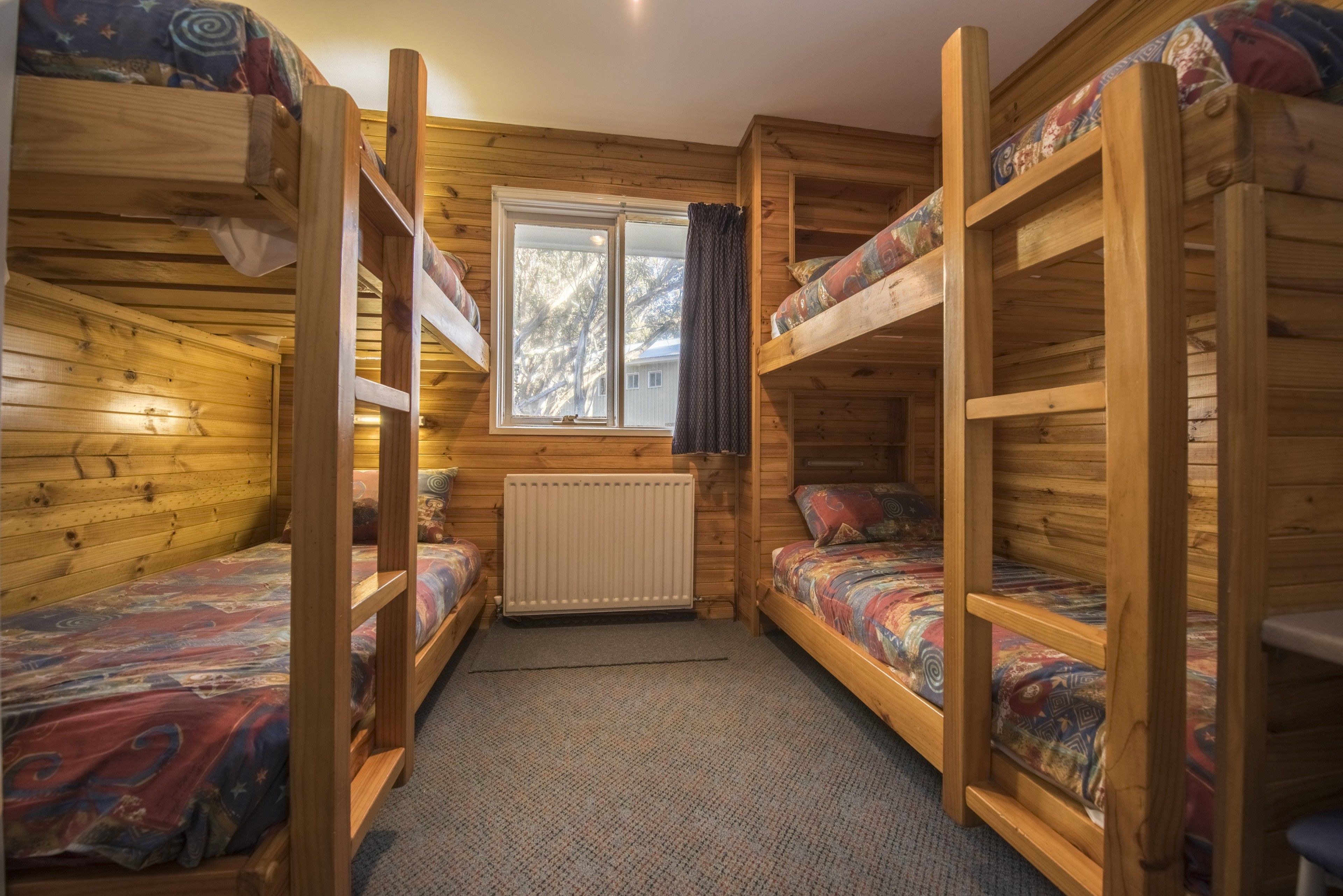 family room | desk, free wifi, bed sheets