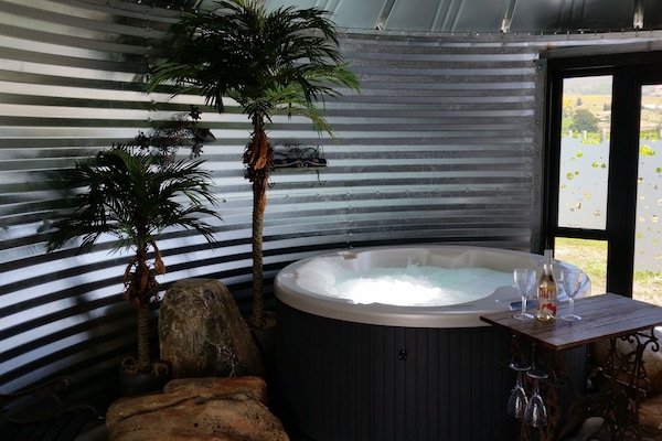 Indoor spa tub