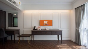 奢华客房 | 客房内保险箱、办公桌、遮光窗帘、免费 WiFi