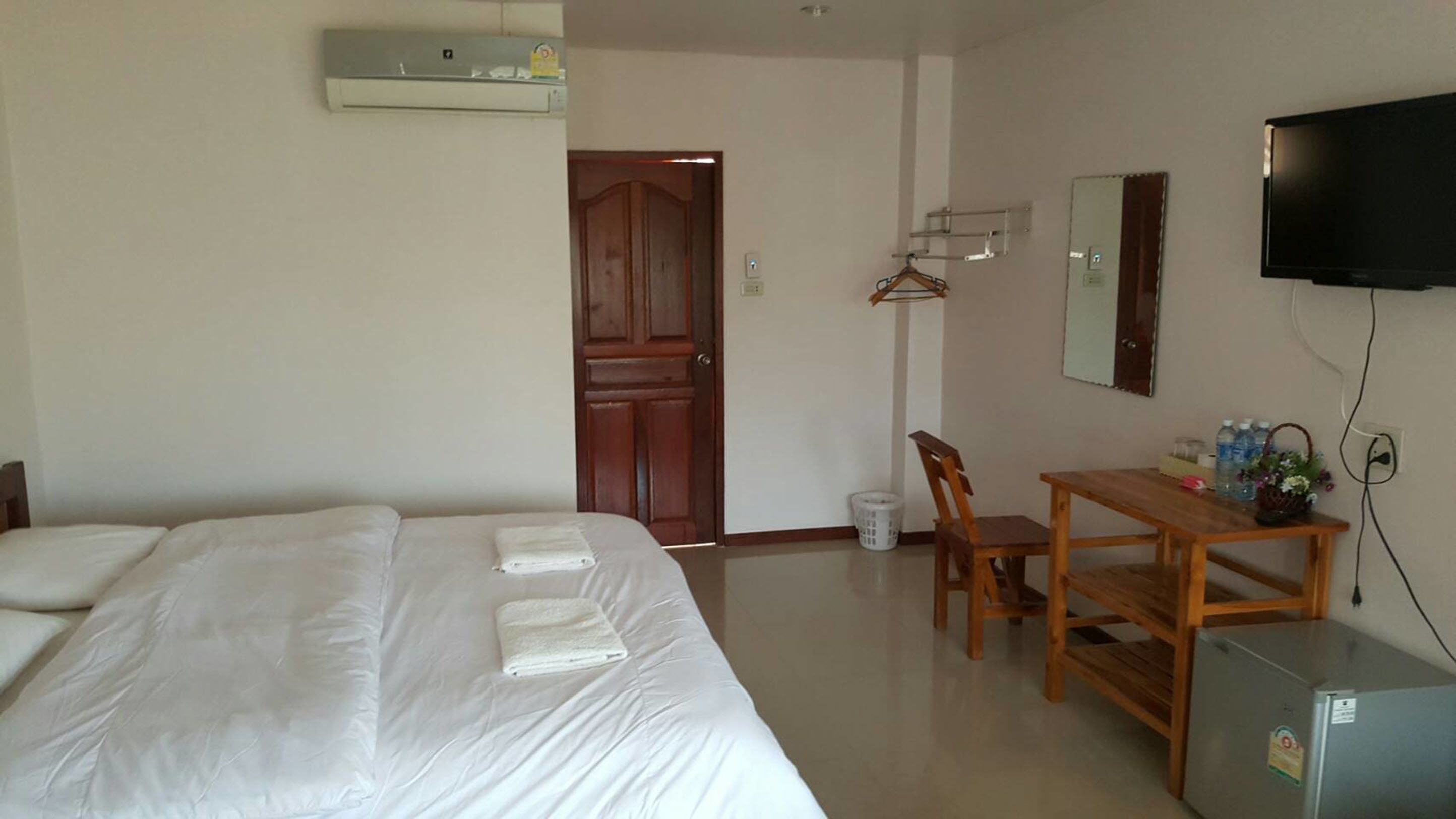 Standard Double Room | Desk, free WiFi