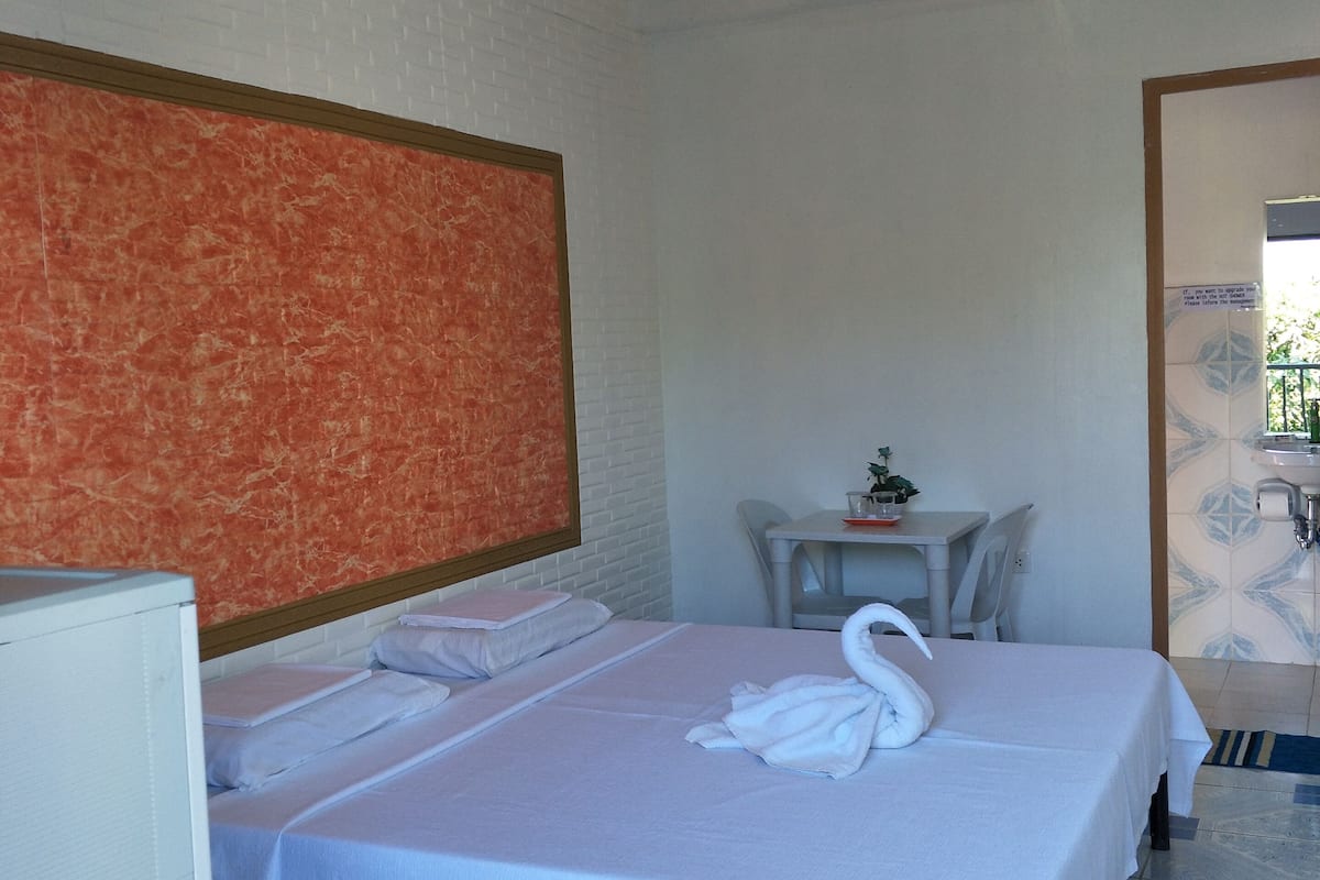 In-room safe, desk, iron/ironing board, free WiFi