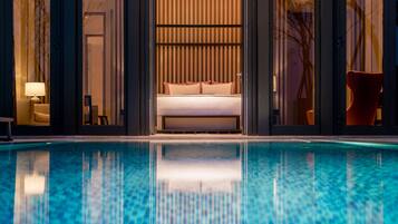 1 bedroom, premium bedding, free minibar, in-room safe