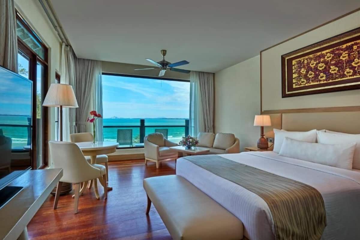 Ocean Suite (Balcony)