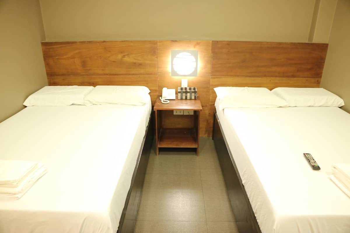 Quad Deluxe Room | Free WiFi