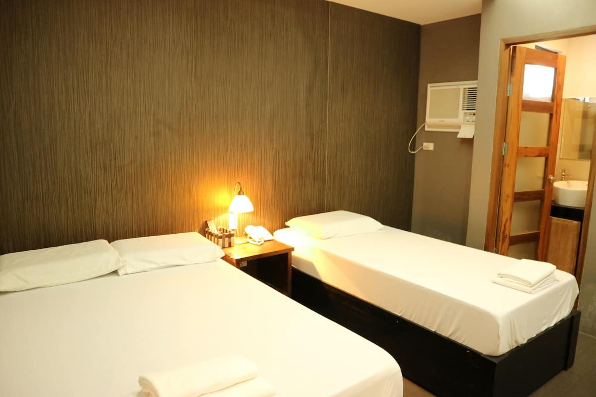 Triple Deluxe Room | Free WiFi
