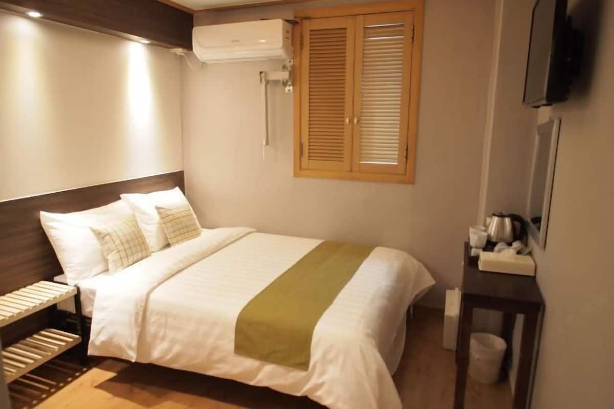 In-room safe, free WiFi