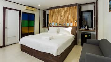 Room, 1 Bedroom, Non Smoking, Bathtub | Room amenity