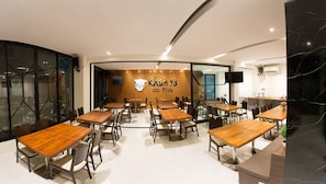 Café da manhã e almoço