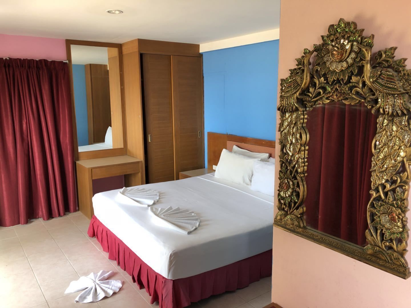 In-room safe, free WiFi