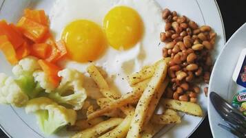 Free daily cooked-to-order breakfast