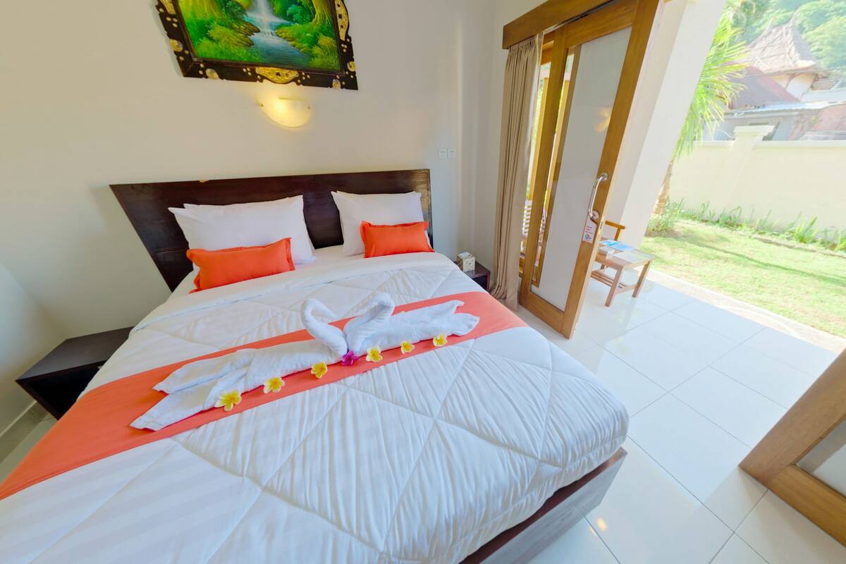 Deluxe Room, Terrace | Desk, blackout drapes, rollaway beds, WiFi (free)