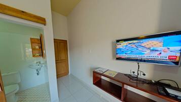 Deluxe Single Room, Balcony | Room amenity