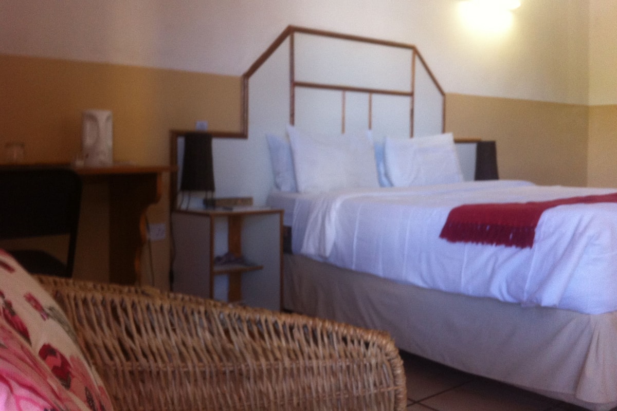 Standard Room, Mountain View | In-room safe, desk, free WiFi