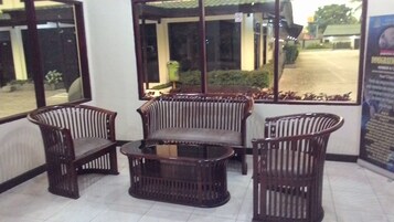 Área de estar no saguão