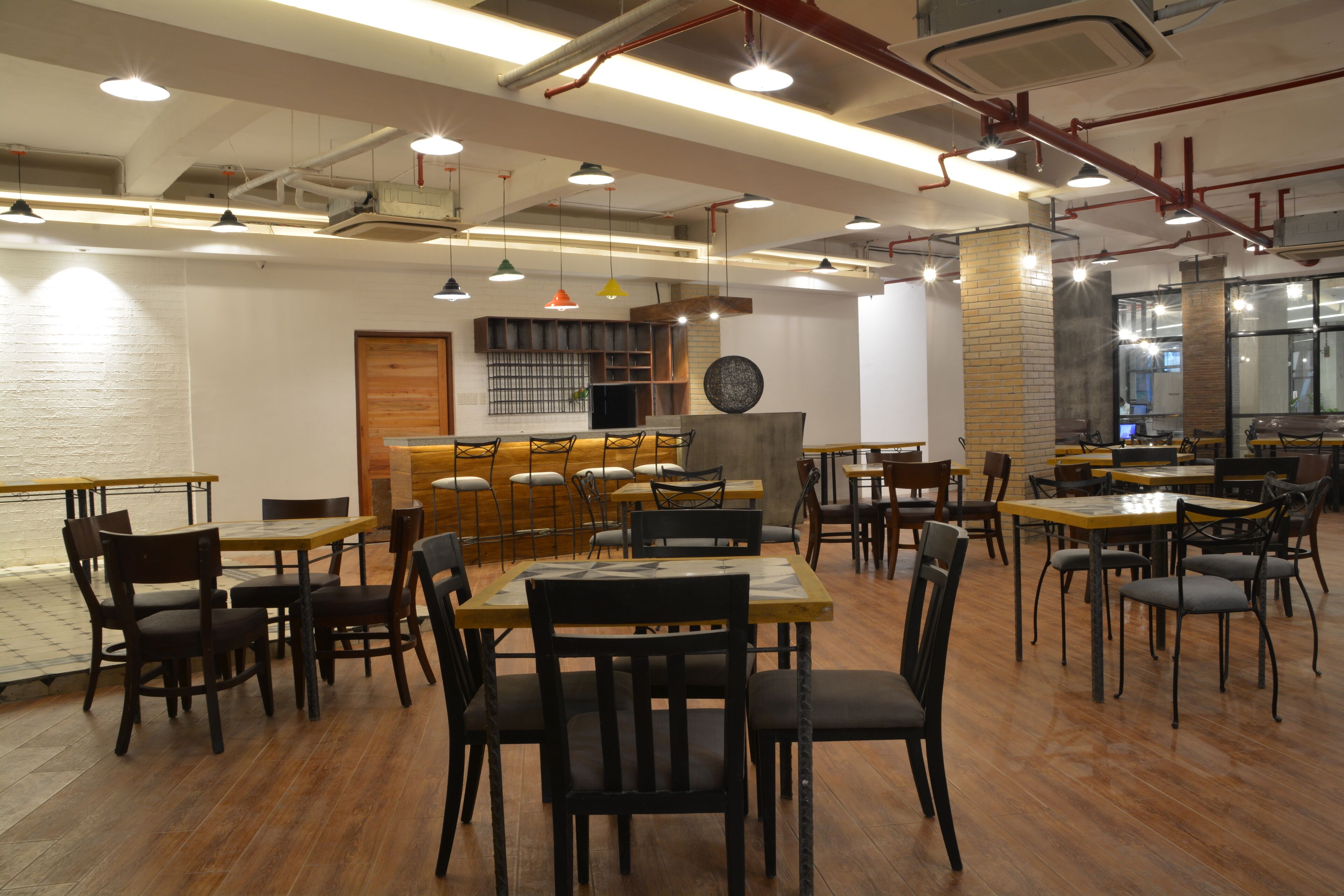 Desayuno a la carta (PHP 200.00 por persona) 