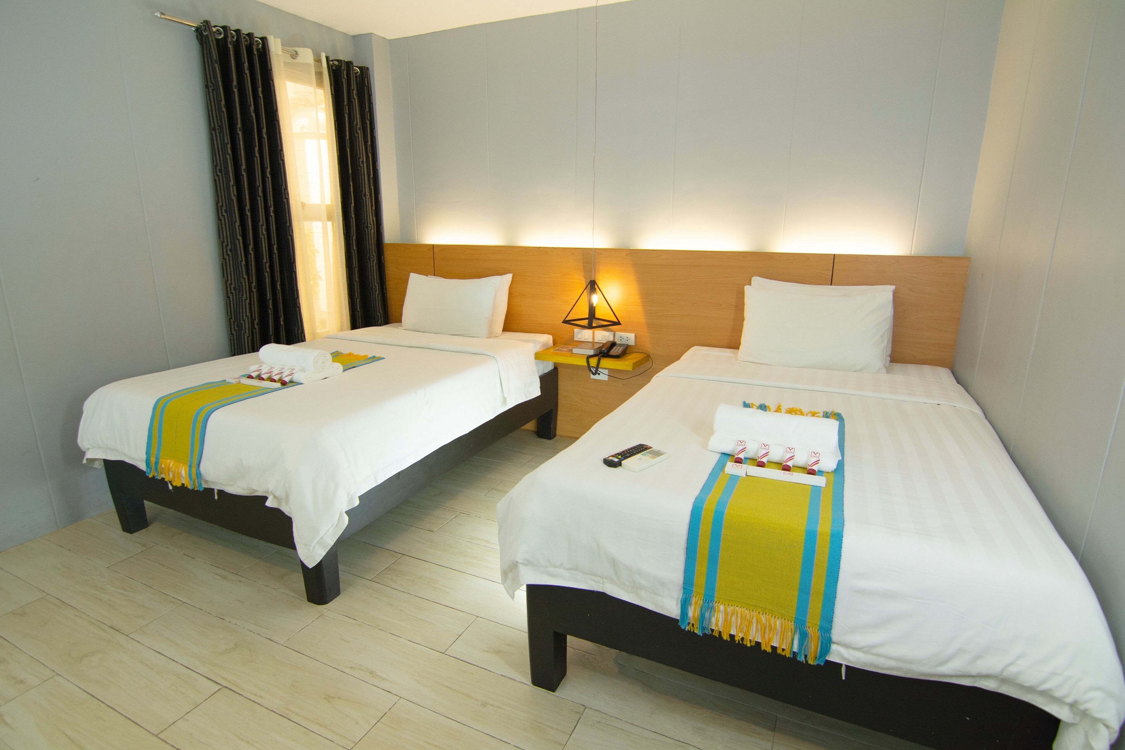 Executive Double Room | Desk, soundproofing, rollaway beds, free WiFi