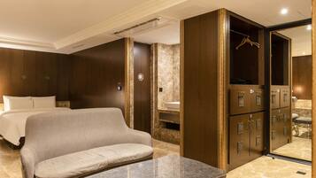 Family Room, Non Smoking | Free WiFi