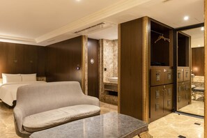 Family Room, Non Smoking | Premium bedding, down comforters, individually furnished, desk - Cullinan Hotel and Spa (Seoul)